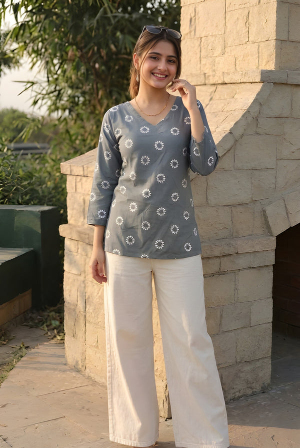 Women's Grey Pure Cotton V-Neck Printed Top
